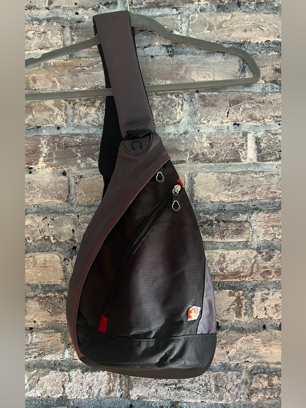 NEW Swiss Gear Black Sling Belt Bag/Padded Comfort Strap Multiple Functionunisex - Picture 8 of 12
